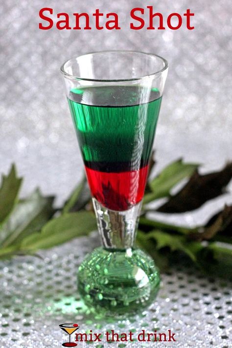 The Santa Shot is a gorgeous little red and green layered shot that tastes like a candy cane. It's Christmas ascetics combined with Christmas flavors, and it packs plenty of Christmas spirit. Christmas Flavors, Xmas Drinks, Christmas Drinks Alcohol Recipes, Christmas Drinks Recipes, Cocktail Christmas, Christmas Drinks Alcohol, Christmas Shots, Christmas Drink, Christmas Cocktail