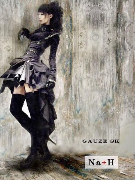 Visual Kei Outfits, Dark Steampunk, Visual Kei Fashion, Costume Ball Gown, Kei Fashion, Costume Ball, Elegant Gothic, Goth Dress, Gothic Beauty