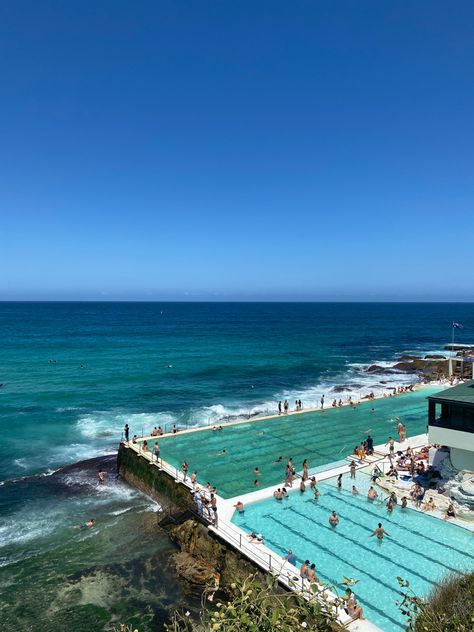 Bondi icebergs pool in Sydney Australia Australia Activities, Gap Year Australia, Sydney Lifestyle, Australia Sydney, Bondi Icebergs Aesthetic, Sydney Aesthetic, Australia Lifestyle, Sydney Australia Photography, Australia Aesthetic