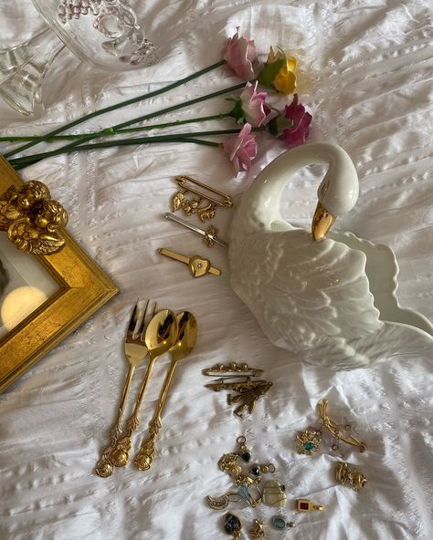 do not repost
antique. thrifting. vintage. coquette. girlblogger. Vintage Thrift Finds, Antique Thrifting, Thrift Gifts, Thrifting Vintage, Coquette Girlblogger, Vintage Coquette, Vintage Thrift, Girly Room, Thrift Finds