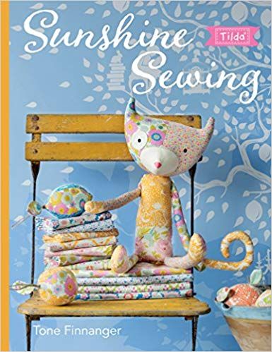 Amazon.com: Tilda Sunshine Sewing (0035313670442): Tone Finnanger: Books Tone Finnanger, Sewing Pattern Book, Fabric Bowls, Sewing Book, Summer Theme, Book Quilt, Cath Kidston, Soft Toys, Quilt Kit