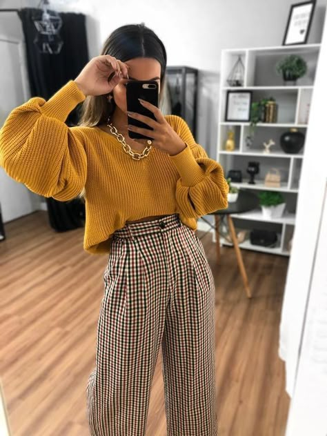 Chique Outfit, Outfit Chic, Business Casual Outfits For Work, Stylish Work Outfits, Casual Work Outfits, Mode Inspo, Plaid Pants, Work Outfits Women, Professional Outfits