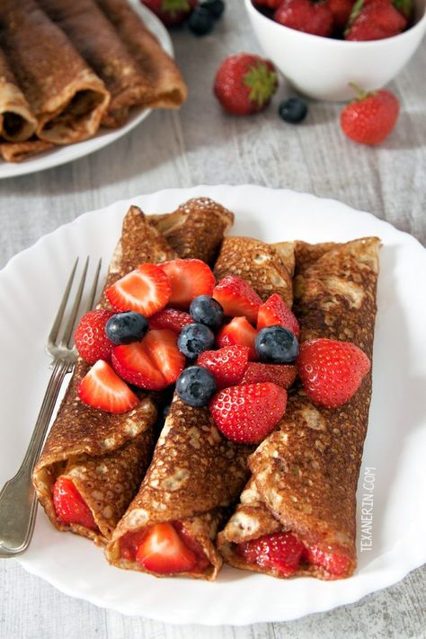 Easy Swedish Pancakes (gluten-free, dairy-free, whole grain, all-purpose flour options) Scandinavian Diet, Brunch Bites, Gf Pancakes, Gf Cooking, Healthy Harvest, Swedish Pancakes, Buckwheat Cake, Gf Breakfast, American Pancakes