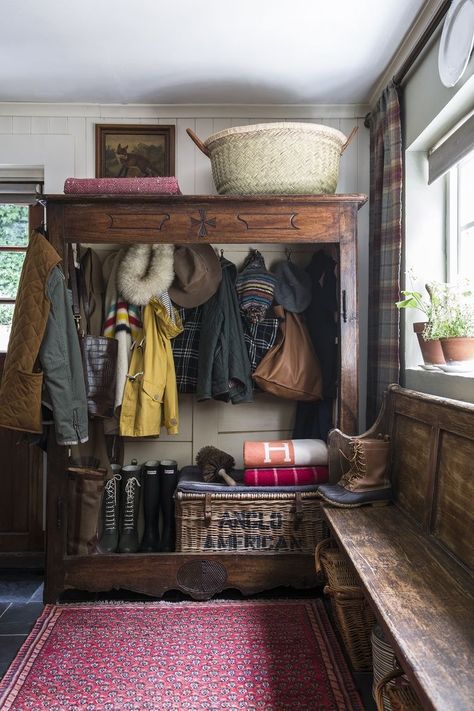 Ideas Entryway, Best Laminate, Pergola Ideas, Laundry Decor, Thatched Cottage, Boot Room, Cottage Interiors, Mud Room, House And Home Magazine