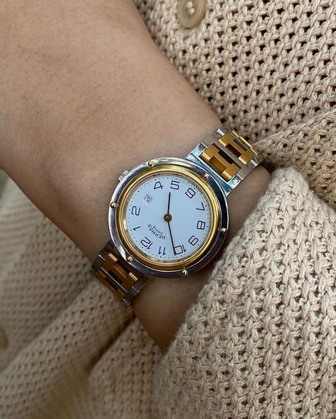 🩶💛🩶💛🩶 #viange [ Watches , Vintage , Hermes , Mood , Aesthetic , Gold , Silver ] Silver And Gold Aesthetic, Watches Silver, Pretty Watches, Mood Aesthetic, Aesthetic Gold, Dress Watches, Watches Women, Gold Aesthetic, Vintage Hermes