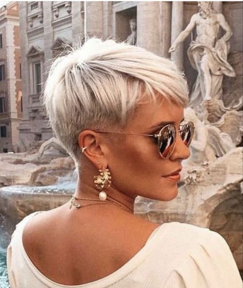 Blonde Pixie Hair, Short Hair Pixie Cuts, Short Hair Undercut, Short Grey Hair, Super Short Hair, Edgy Short Hair, Hair Balayage, Short Hair Over 60, Very Short Hair