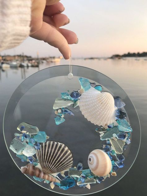 6" Beach Glass Sun Catcher//Beach Glass SunCatcher //Beach Ornament//Suncatcher Ornament,// Coastal Beachy Ornaments, Resin Objects, Sea Glass Window Art, Beach Craft, Coastal Ornament, Shell Ideas, Seashell Projects, Seashell Wall Art, Nautical Crafts