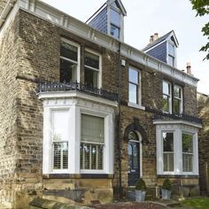 Check out this lovingly restored Georgian home in Sheffield | Ideal Home Victorian Living Room Decor, Victorian Terrace Interior, Terrace House Exterior, Georgian Style Homes, Georgian Terrace, English Cottage Decor, Georgian Interiors, Victorian Terrace House, Georgian House