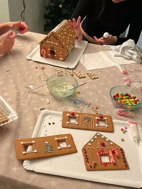 Ginger Bread House Making Party, Gingerbread House Inspo Aesthetic, Making Gingerbread Houses Aesthetic, Gingerbread Houses Aesthetic, Gingerbread House Date, Ginger Bread House Making, Ginger House Christmas, Winter Gingerbread House, Gingerbread House Making Party