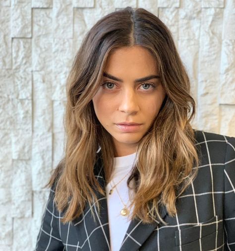 Lorenza Izzo on Instagram: “Yesterday werk styled by @elkin hair by @bobbyeliot face by @kmannmakeup coming soon in 2019!” Green Inferno, Lorenza Izzo, Girl Korean, Gravure Idol, Girl Crush, Korean Girl, Knock Knock, Eye Candy, Actresses