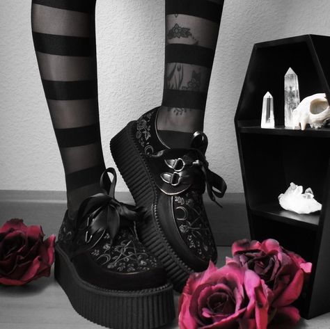 Gothic Platform Boots, Shoes Flowers, Killstar Clothing, Fashion Goth, Tulle Embroidery, Creepers Shoes, Makeup Clothes, Embroidery Inspiration, Miu Miu Ballet Flats