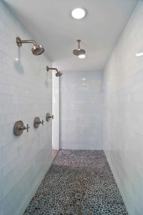 18 Doorless Shower Ideas - Bathrooms with Doorless Showers - Decor Snob No Shower Door, Doorless Showers Walk In Master Bath, Doorless Showers Walk In, Doorless Shower Ideas, Shower Options, Toilet Closet, Showers Without Doors, Tile Walk In Shower, Walk In Shower Ideas