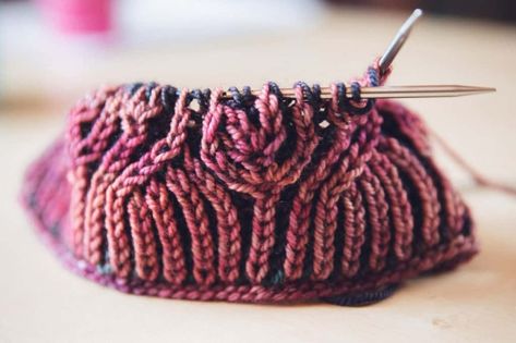 How to knit Brioche Increase and Decrease Stitches | School of SweetGeorgia Knitting Brioche, Knitting Increase, Brioche Knitting Patterns, Brioche Knitting, Knitting Hats, Brioche Stitch, Knitting Stitches Tutorial, Knitting Tutorials, Knitting Tips