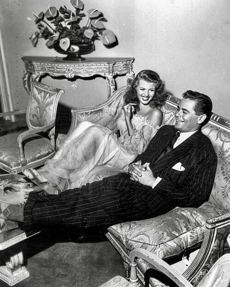 Rita Hayworth & Glenn Ford - Gilda (1946) Gilda 1946, Glen Ford, Glenn Ford, Noir Movie, Old Hollywood Movies, Hooray For Hollywood, Classic Movie Stars, Old Hollywood Stars, Hollywood Icons