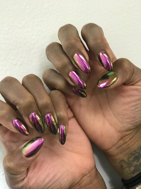 Chrome, sns Color Changing Chrome Nails, Purple Green Chrome Nails, Pink Green Chrome Nails, Irredescent Green Nails, Beetle Chrome Nails, Purple And Gold Chrome Nails, Irredescent Chrome Nails, Color Shifting Nails, Pink And Green Chrome Nails