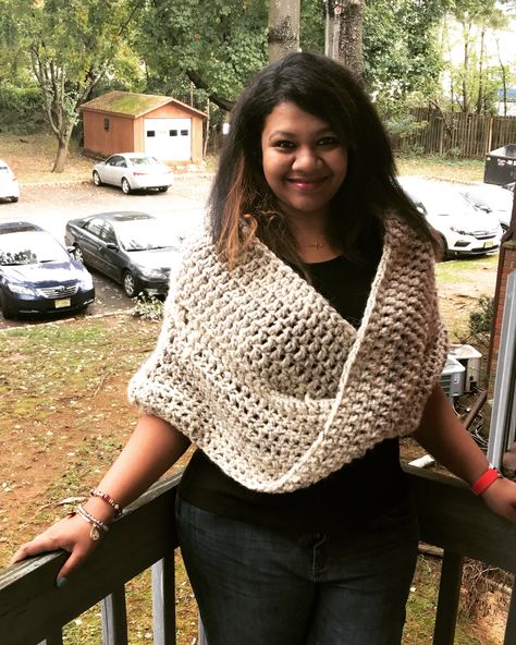 Mobius Shawl Crochet Mobius, Crochet Bookmarks Free Patterns, Hooded Cowl, Crochet Stitches Guide, Crochet Shawls And Wraps, Crochet Shawls, Sweater Crochet, Learn How To Crochet, Crochet Bookmarks