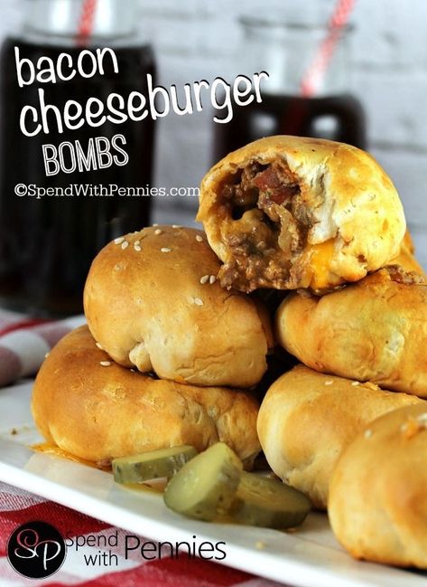 Bacon Cheeseburger Bombs Poker Snacks, Football Meals, Hamburger Ideas, Easy Sliders, Biscuit Dough Recipes, Cravings Recipes, Meat Pies, Spend With Pennies, Cheese Burger