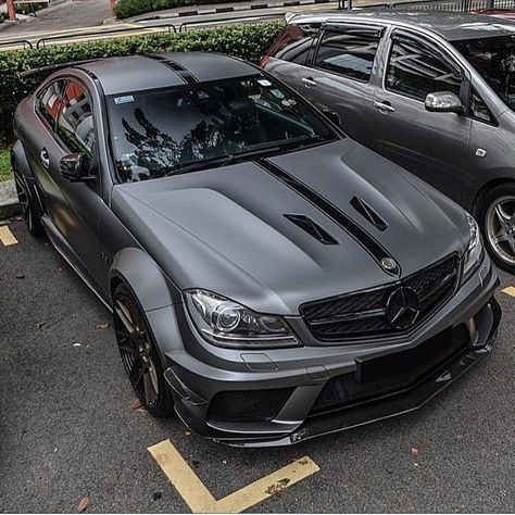 C63 Black Series, not a muscle car, but Lawdie its hot!! Mercedes C63 Amg, Mercedes Benz C63 Amg, مرسيدس بنز, Mercedes Benz C63, Lamborghini Veneno, Pagani Huayra, Mercedes Car, Nikko, Koenigsegg