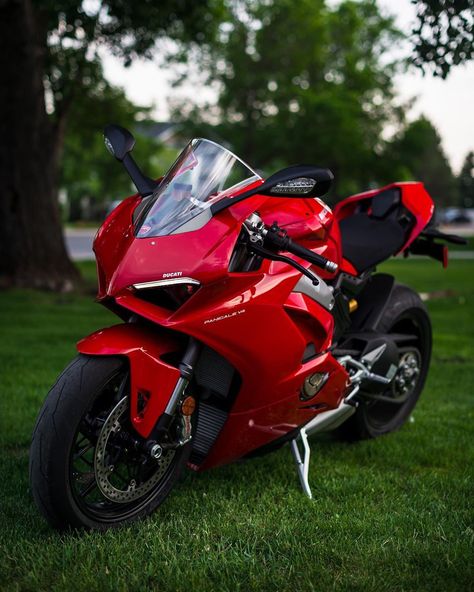 Ducati V4s, Ducati Motorbike, Xe Ducati, Bike Collection, Panigale V4, Motorcycle Wallpaper, Power Bike, Biker Lifestyle, Dream Cars Jeep