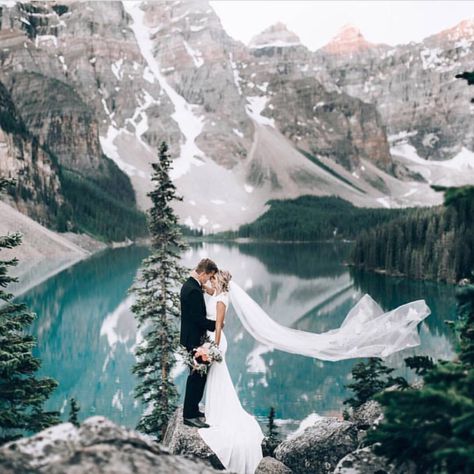 51.7k Followers, 2,126 Following, 2,521 Posts - See Instagram photos and videos from Brideside.com (@brideside) Moraine Lake Wedding, Lake Wedding Photos, Winter Elopement, Unique Wedding Photos, Winter Wonderland Wedding, Beautiful Wedding Photos, Wedding Winter, Lake Wedding, Wonderland Wedding