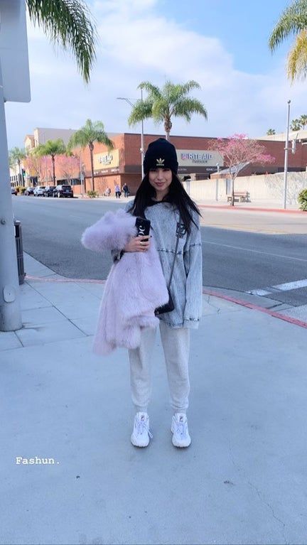 Sophia Carson, Sportswear Outfits, Street Clothes, Famous Outfits, Purple Hearts, Sofia Carson, Street Outfit, Girl Crushes, Celebrity Outfits