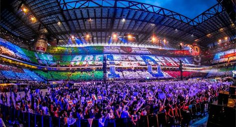 Remember this ICONIC fan project? 1d Concert, Where We Are Tour, One Direction Outfits, Gambar One Direction, One Direction Shirts, One Direction Concert, One Direction Photos, One Direction Pictures, I Love One Direction