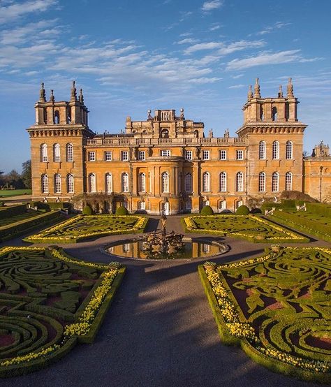 English Houses, Blenheim Palace, Castle Mansion, European Castles, Visiting England, Baroque Architecture, Fantasy Castle, Mansions Luxury, English Country House