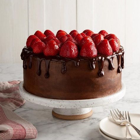 Chocolate-Strawberry Celebration Cake Chocolate Cake Recipe From Scratch, Cake Garnish, Strawberry Chocolate Cake, Cake Recipe From Scratch, Cakes To Make, Chocolate Strawberry Cake, Torte Recipe, Torte Cupcake, Baking Cocoa