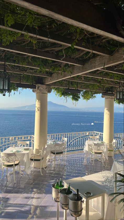 Bellevue Syrene Sorrento, Sorrento Italy Aesthetic, Bellevue Syrene, Euro Tour, Sorrento Hotel, Italy Restaurant, Sorrento Italy, Rooftop Restaurant, Euro Summer