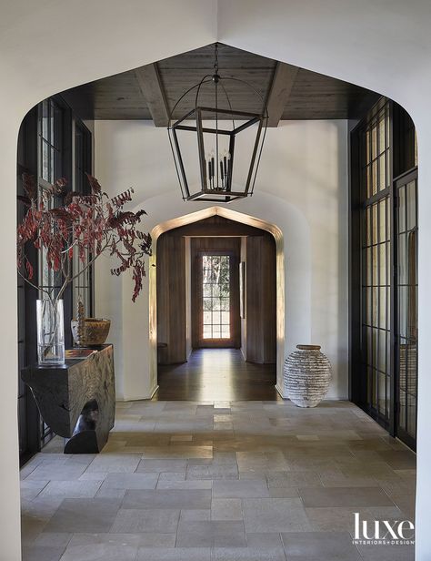 Warm Interior Design, Texas Limestone, Jeffrey Dungan, Warm Interior, Luxe Interiors, Mediterranean Home, Classical Architecture, Entry Way, French Oak