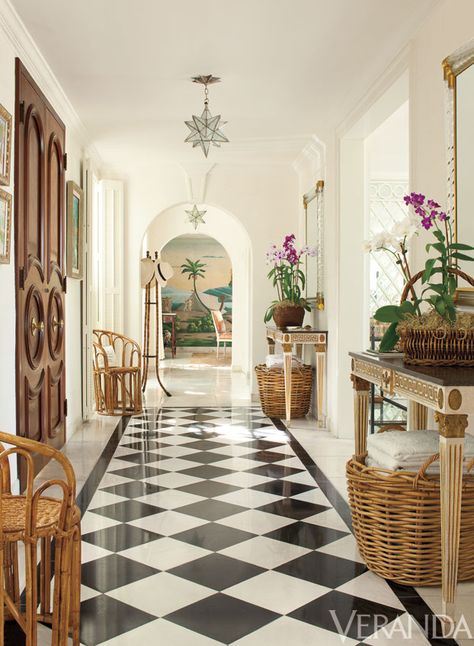 Lyford Cay, Villa Contenta, interior design by Andrew Raquet, photo by Max Kim-Bee, Veranda.com, Star fixtures, Charles Edwards. Vintage rattan chairs. Consoles, McLain Wiesand. Mirrors, Mirror Fair. Checkered Flooring, British Colonial Style, Casa Vintage, Black And White Tiles, White Floors, White Tiles, Colonial Style, Design Living Room, Decoration Design