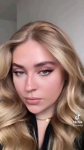 Pin on Ślub - makijaż Official Makeup Look, Pretty Simple Makeup Looks, Low Brow Bone Makeup, Makeup Tutorial For Eyes, Makeup Looks Tutorial Eye, Makeup That Makes Brown Eyes Pop, Make Up For Pictures, Make Up Facil, Neutral Makeup For Green Eyes