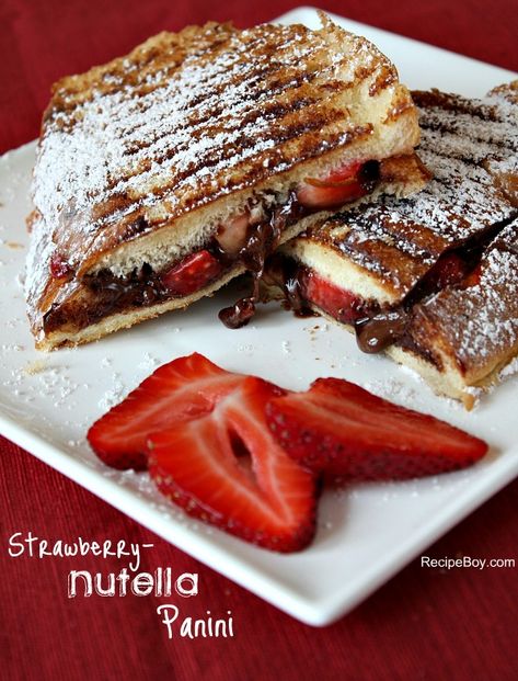 Strawberry-Nutella Panini.....I will have to try this after the currently imposed ban on Nutella in my house is lifted. (I made this rule up about two weeks ago....we'll see how long I can hold out. Ahhh, I just love it too much...& not just one spoonful at a time;)) Nutella Panini, Nutella Smoothie, Sandwich Vegetarian, Panini Recipe, Strawberry Nutella, Viral Recipes, Panini Sandwich, Panini Recipes, Nutella Desserts