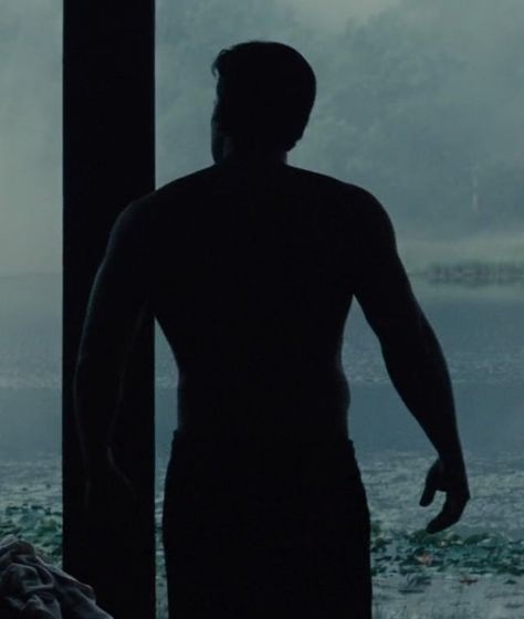 Bruce Wayne Ben Affleck, Bruce Wayne Aesthetic, Ben Affleck Bruce Wayne, Batman Training, Ben Affleck Batman, Batman Pictures, Wolverine Hugh Jackman, Batman Poster, Superhero Batman