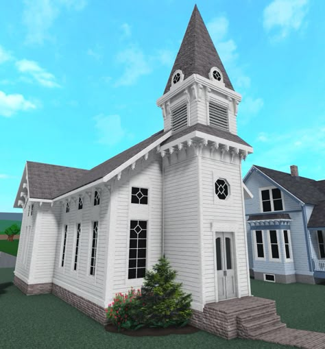 Country Club Bloxburg, Blox Burg Photo Codes, Bloxburg Gated Community, Bloxburg Town Aesthetic, Bloxburg Town Realistic, Bloxburg City Build, Bloxburg Hospital Layout, Bloxburg Town Hall Ideas, Street Bloxburg