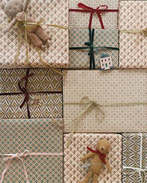 Ribbons Galore, Santa Presents, Vintage Christmas Wrapping, Recycled Wrapping Paper, White Wrapping Paper, Elegant Interior Design, Ultimate Gift Guide, Present Wrapping, Dream World