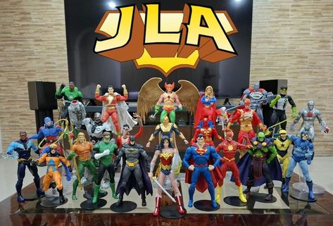 Absolutely DC Action Figures! | The complete Justice League ❤️ | Facebook Dc Action Figures, Batman Suit, Awesome Toys, Marvel Action Figures, Justice League Of America, Lego Dc, Mcfarlane Toys, Dc And Marvel, American Comics