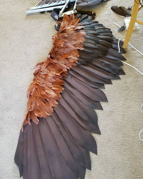 Cosplayer Creates Wings For Her Costume That She Can Move At Will Foldable Wings Diy, Moving Wings Costume, Bird Wing Costume, Homemade Wings Costume, Diy Bird Wings Costume, Diy Wings Costume, Diy Bird Wings, Winged Costume, Harpy Costume