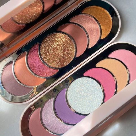 Rare Beauty Eyeshadow, Rare Beauty By Selena Gomez, Makeup Eyeshadow Palette, Beauty Eyeshadow, Lipstick Kit, Makeup Package, Nail Designs Valentines, Beauty Care Routine, Fancy Makeup