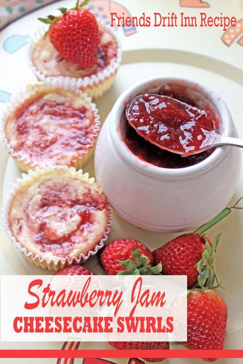 Strawberry Jam Desserts, Individual Cheesecake Recipes, Strawberry Moonshine, Graham Cracker Butter, Strawberry Swirl Cheesecake, Sour Cream Cheesecake, Cheesecake Strawberry, Strawberry Sugar Cookies, Individual Cheesecakes