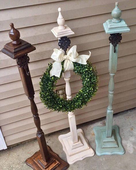 Spindle Crafts, Farmhouse Porch Decor, Wreath Holder, Wreath Stand, Welcome Post, Porch Posts, Wooden Wreaths, Farmhouse Porch, Wreath Hanger