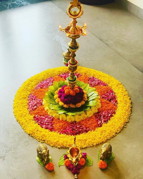 Day 10 Thiruvonam Poo Kolam Flowers Onam, Onam Celebration Decoration, Onam Flower Decoration, Pongal Decoration Ideas, Onam Decor, Mandap Decoration Ideas, Pooja Flowers, Lamp Decoration Ideas, Onam Pookalam Design