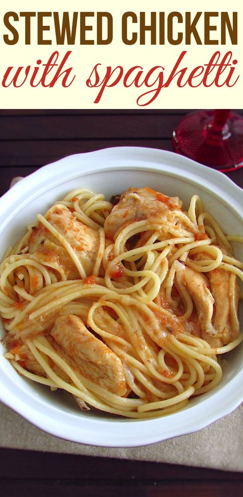 Who doesn’t like stewed chicken with spaghetti? It’s a meal with excellent presentation, easy to prepare, very tasty and the whole family loves it! #recipe #chicken #spaghetti Chicken And Stewed Tomatoes Recipe, Portuguese Chicken Soup, Portugese Chicken Recipes, Portuguese Whole Chicken Recipes, Portuguese Chicken And Spaghetti, Portuguese Chicken Recipes, Best Chicken Stew, Food Types, Boricua Recipes