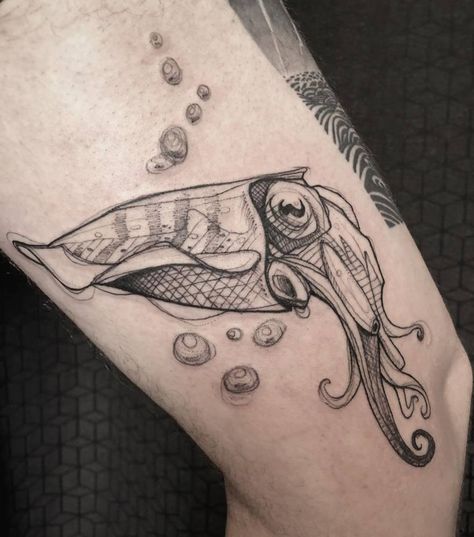 Cuttlefish Tattoo, Finch Tattoo, Explore Tattoo, Molluscs, Fish Tattoo, Aquatic Animals, Tattoos Ideas, Tattoo Artist, Fish Tattoos