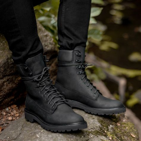 Compared to the combat boot’s commonplaceness and versatility, the tactical boot maintains a specific silhouette. Overlap, although minimal, exists through their purpose and function, with the latter being more of a hiking-combat hybrid. Aesthetically, a tactical boot combines a mix of textile – usually ballistic or Cordura nylon patches – with suede or leather reinforcements. Rugged Gentleman, Dreadlocks Men, Thursday Boot Company, Boots Outfit Men, Black Boots Men, Thursday Boots, Combat Boots Men, Boot Companies, Black Combat Boots