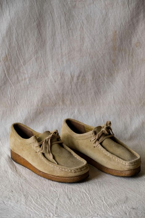 Clarks Wallabee Shoes - Khaki Size US7.5 / 24cm ◇Shipping is all from Asia, ◇All products are shipped by EMS, please include shipping costs. ◇Negotiate only accept payment with PAYPAL Welcome to our online store https://bansecondhandgoods.com/ Worldwide Shipping The official website provides credit card services, please contact us via private message if necessary. Find us IG: ban_secondhand_goods Thank you for checking us out :) Clark’s Wallabee, Clarks Outfit Women's, Clark Wallabees Outfit Women's, Clarks Wallabees Outfit Women's, Clark Wallabees Outfit, Wallabees Outfit Womens, Clarks Outfit, Clarks Wallabees Outfit, Clark Wallabees