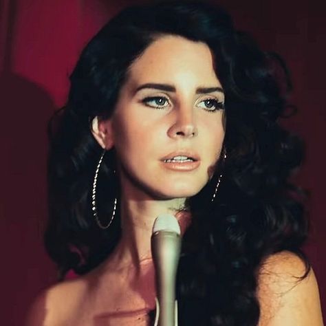 Lana Del Rey Hair, Lana Del Rey Ride, Lana Del Rey Art, Stealing Beauty, Lana Rey, Elizabeth Grant, Black Curly, Lana Del Ray, Pop Rock