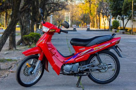 Year 2000, 105 cc. Yamaha Crypton, Year 2000, Red