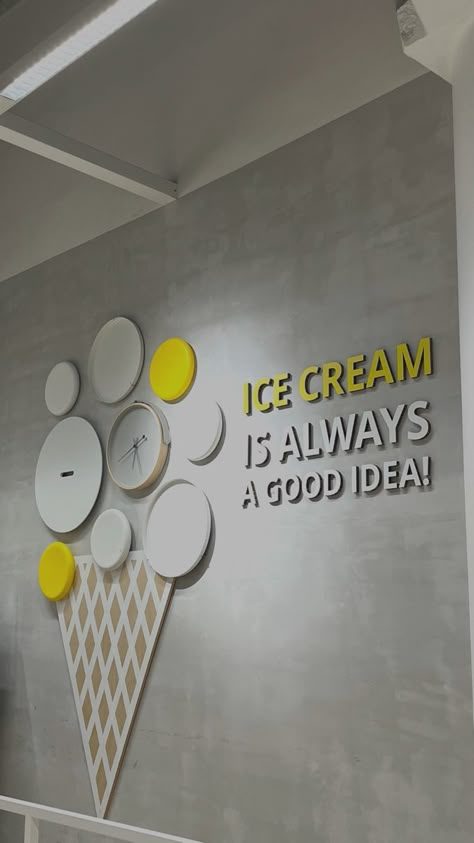 Ice Cream Selfie Wall, Ice Cream Interior Design, Ice Cream Shop Wall Design, Ice Cream Cafe Interior Design, Ice Cream Store Design, Ice Cream Shop Ideas, Ice Cream Shop Interior, Ice Cream Shop Interior Design, Cute Ice Cream Shop