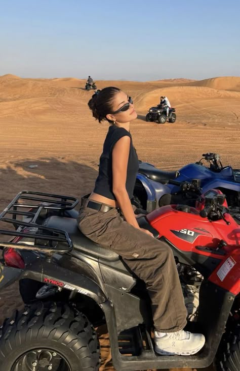 Darianka Sanchez, Dubai Outfit, Adventure Aesthetic, Dubai Travel, Future Lifestyle, Foto Ideas Instagram, Dream Lifestyle, Gen Z, روتين العناية بالبشرة